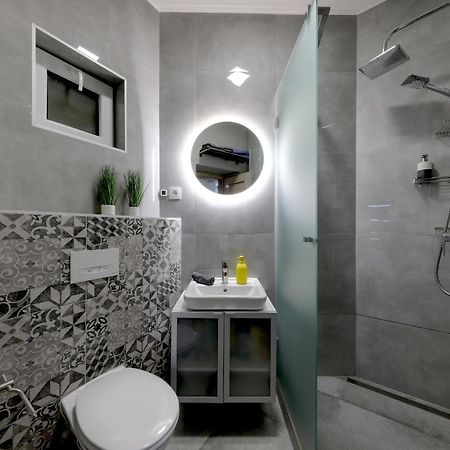 Lovely 2-Bedroom Apartment In Centre Of Pozsony Kültér fotó