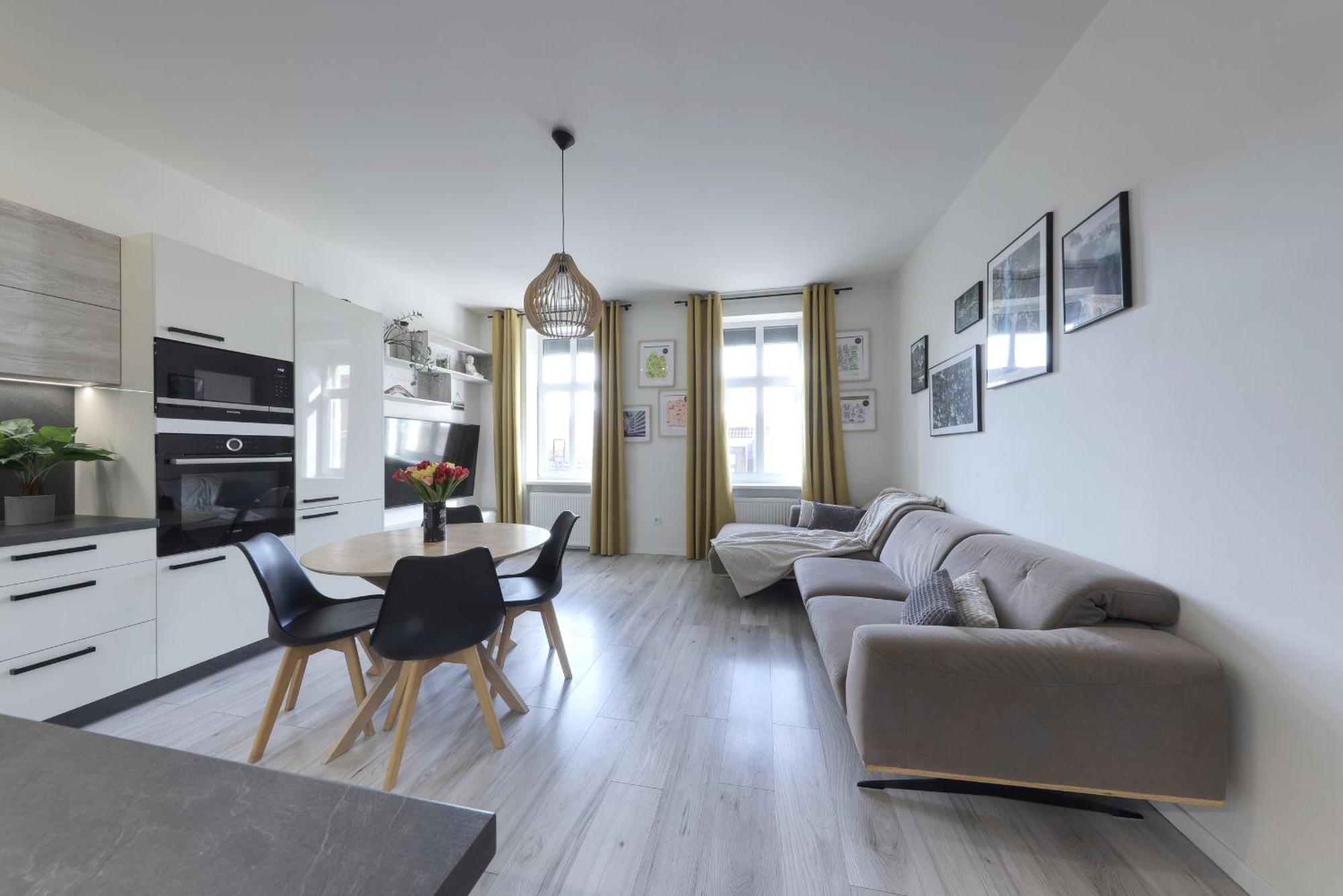Lovely 2-Bedroom Apartment In Centre Of Pozsony Kültér fotó